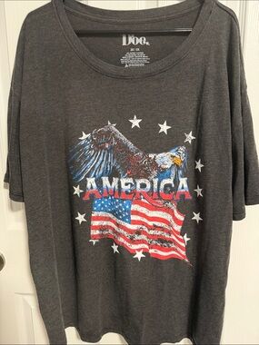 Doe. Men's Charcoal Short Sleeve 'America' Graphic Tee